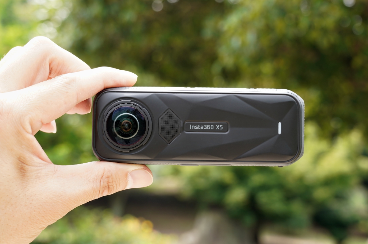 Insta360 X5実機レビュー！360度撮影が可能なアクションカメラ。その進化はすごかった……