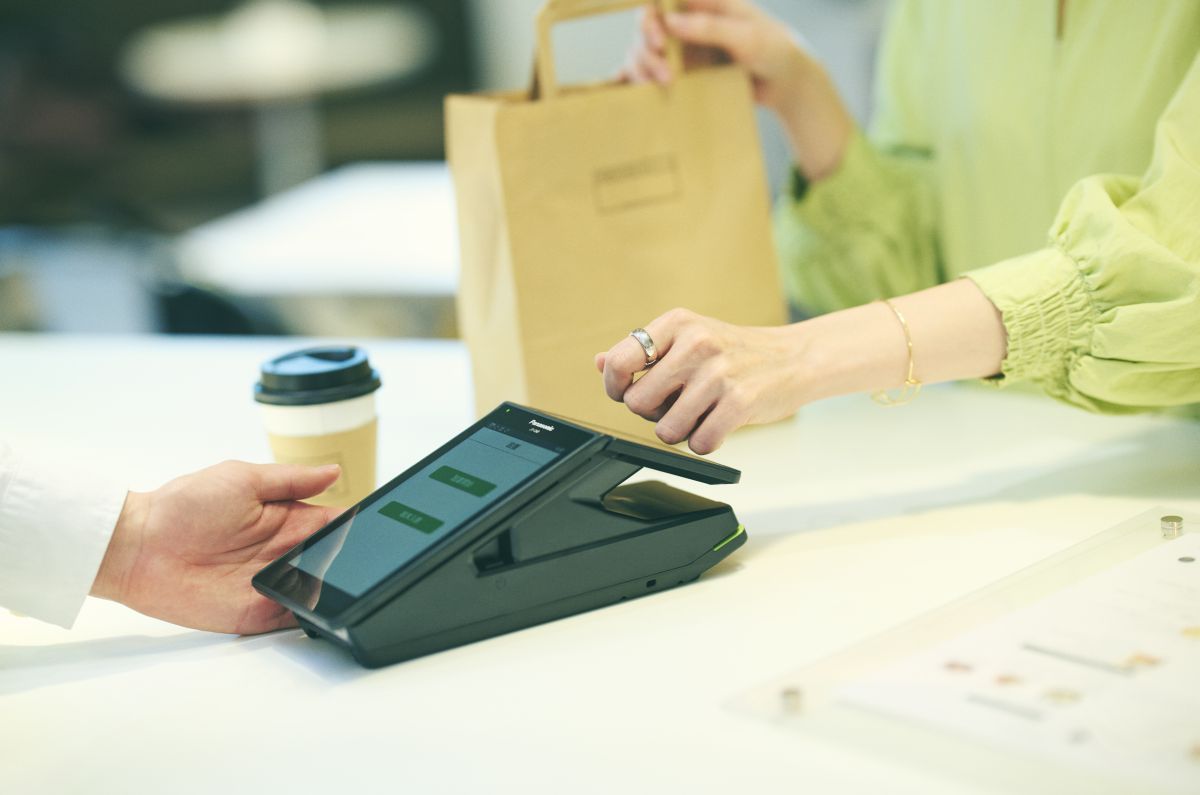 スマートリングでかざして決済