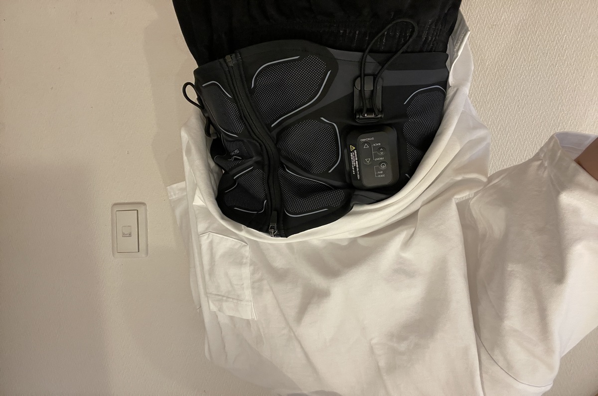 Core Belt 2（コアベルト2）を腰に巻いている理学療法士レビュアー