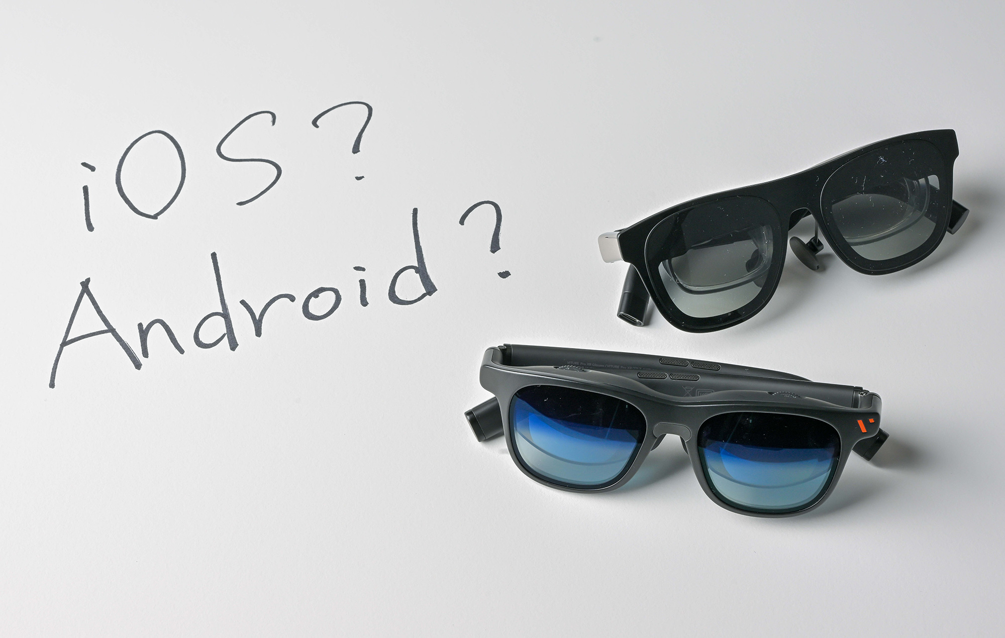 スマートグラスの対応OSを尋ねる